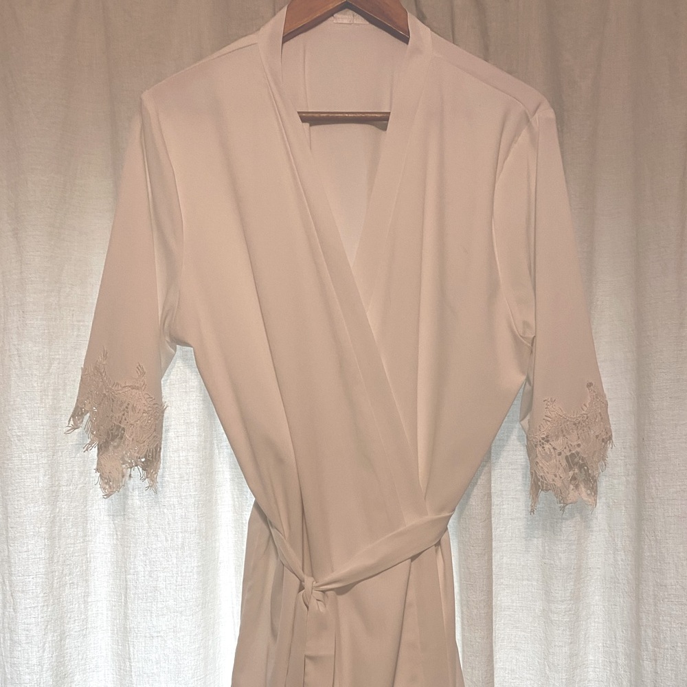 White Lace Bridal Robe - Picture 3 of 4